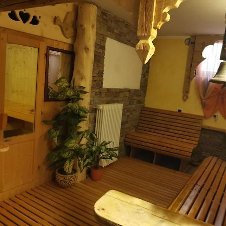 Hotel Garni Defrancesco Campitello di Fassa Exterior foto