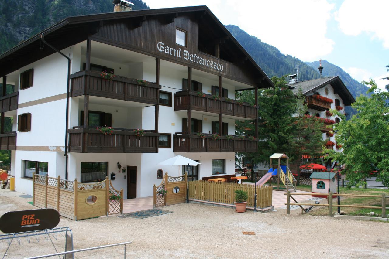 Hotel Garni Defrancesco Campitello di Fassa Exterior foto