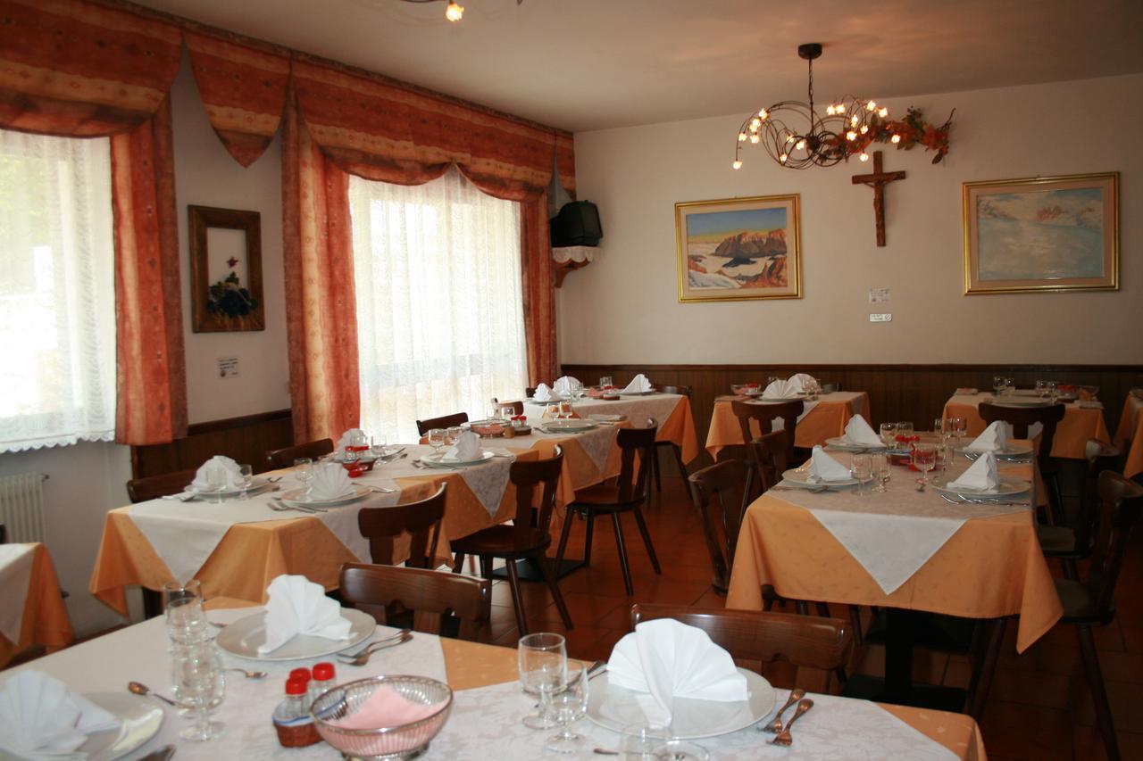 Hotel Garni Defrancesco Campitello di Fassa Exterior foto