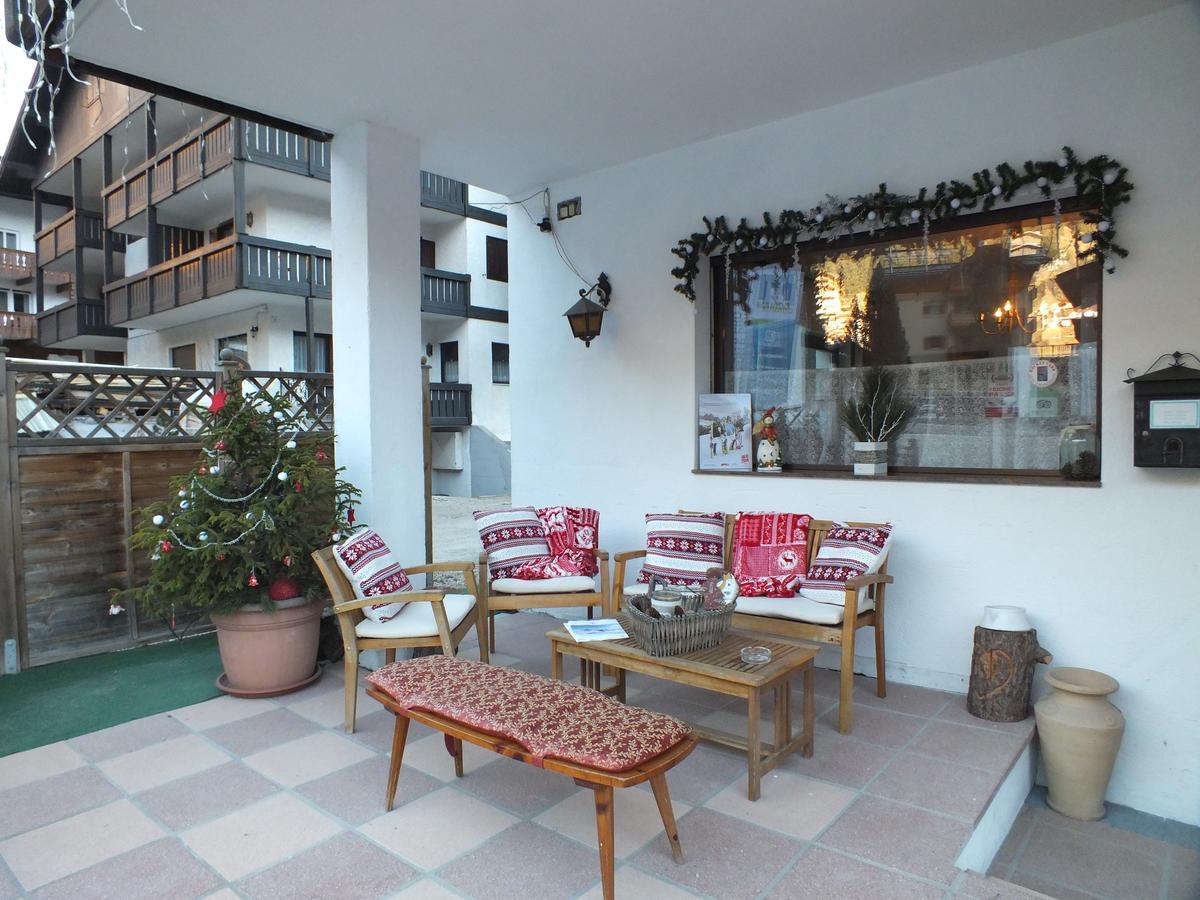 Hotel Garni Defrancesco Campitello di Fassa Exterior foto