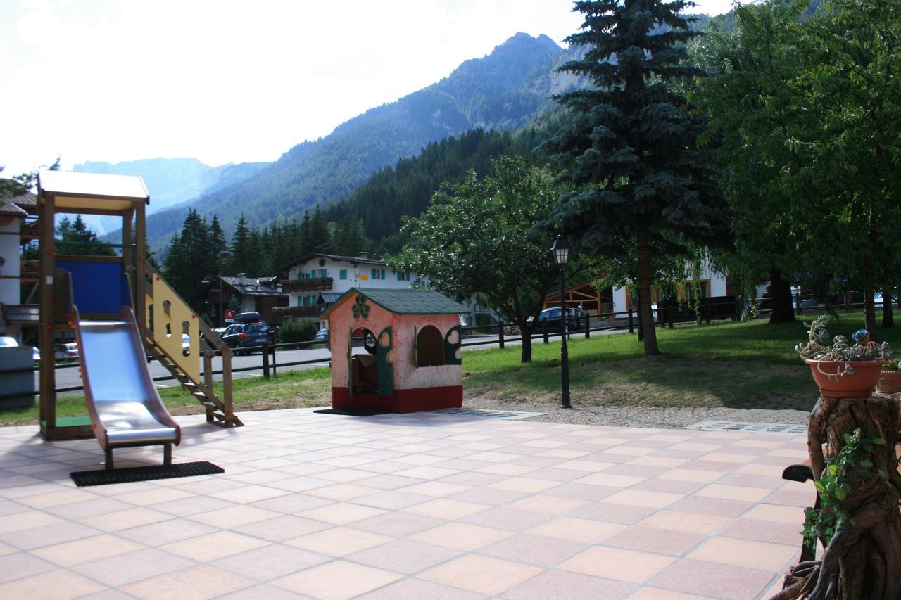 Hotel Garni Defrancesco Campitello di Fassa Exterior foto